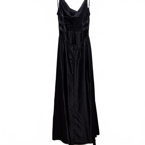 Windsor Elegant Black Evening Gown - Picture 2 of 4